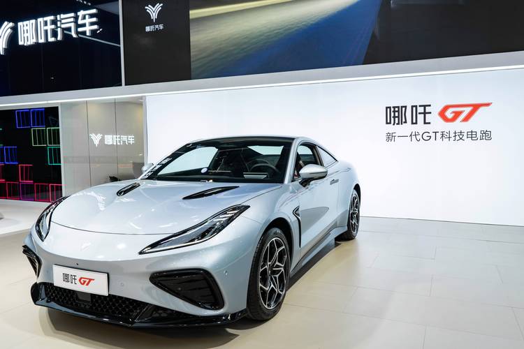 成都双流区欧浩耀企业管理咨询哪吒汽车在智能汽车领域的表现，领途汽车在新能源汽车市场中的影响力